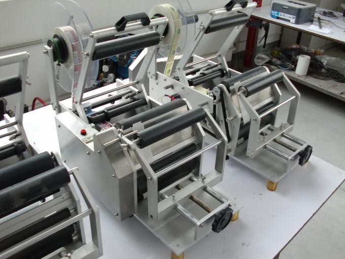 자동 접착 스티커 둥근 병 자동적 인 레테르를 붙이는 기계 220V