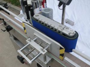 비 건조한 접착제를위한 자동적 인 둥근 병 레테르를 붙이는 기계, 세륨을위한 나무로되는 케이스 / 수출 패킹 레테르를 붙이는 기계