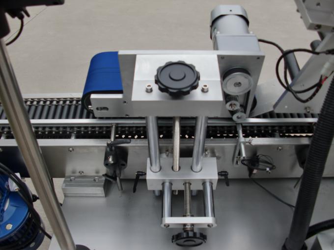 컨베이어 모터 HY 상표 작은 유리 병 레테르를 붙이는 기계, 전자 공학을위한 7 번째 건전지 상표 스티커 기계