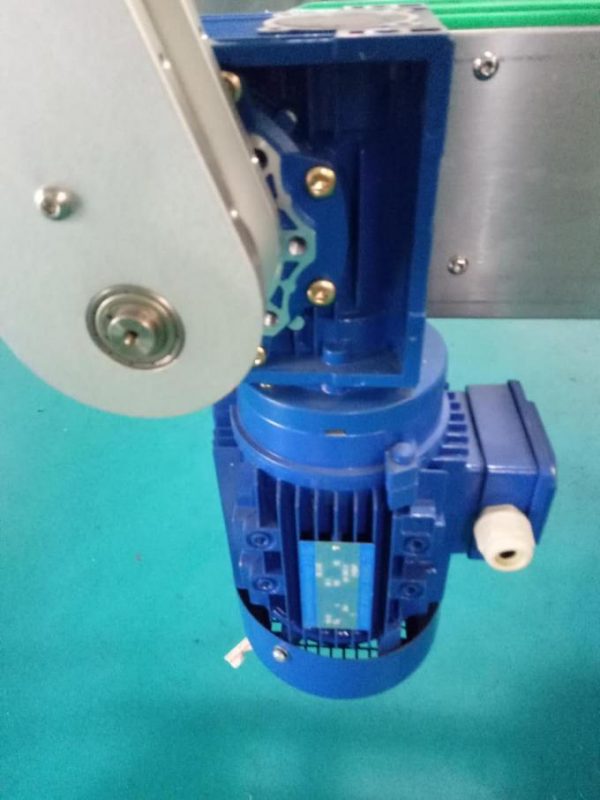 SUS304 내각 쌍방 건강 관리 제품을 가진 정연한 병 스티커 레테르를 붙이는 기계