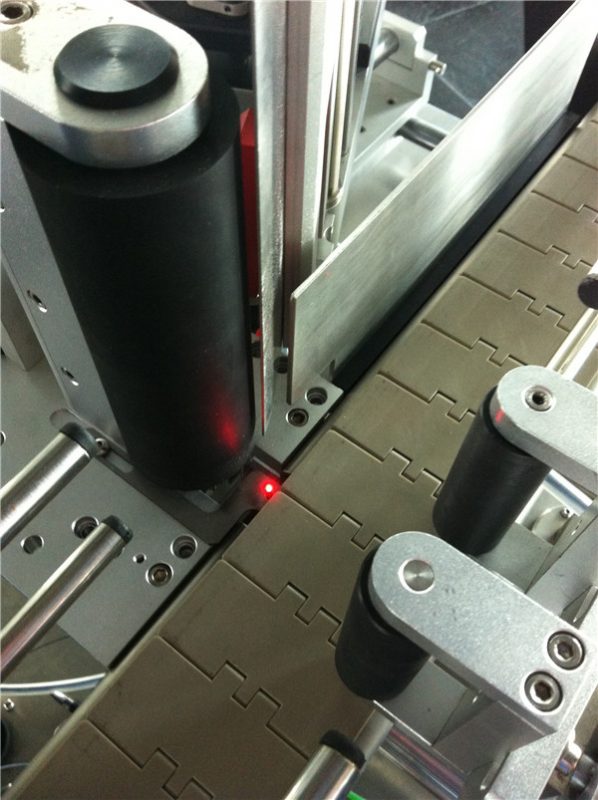 Apple / 오렌지 / 포도 주스 둥근 병 스티커 레테르를 붙이는 기계 음료 분야