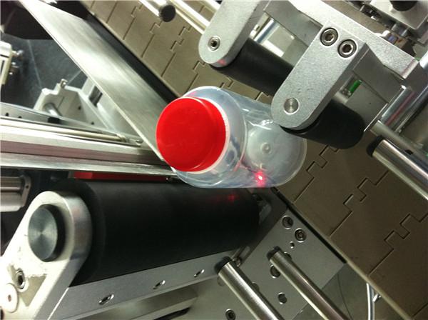 음료 분야를위한 Pawpaw / Guava 둥근 병 스티커 레테르를 붙이는 기계