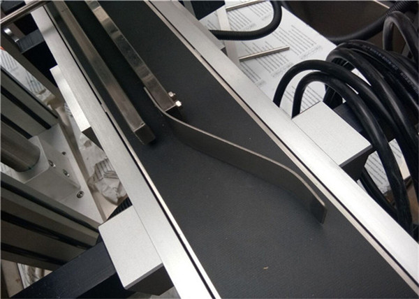 자동적 인 먹이는 최고 레테르를 붙이는 기계 스티커 / 각자 adhesvie 상표 유형