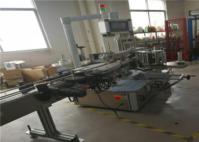 화학 제품을위한 자동 접착 스티커 레테르를 붙이는 기계, 물 플라스틱 병 지팡이 3 상표