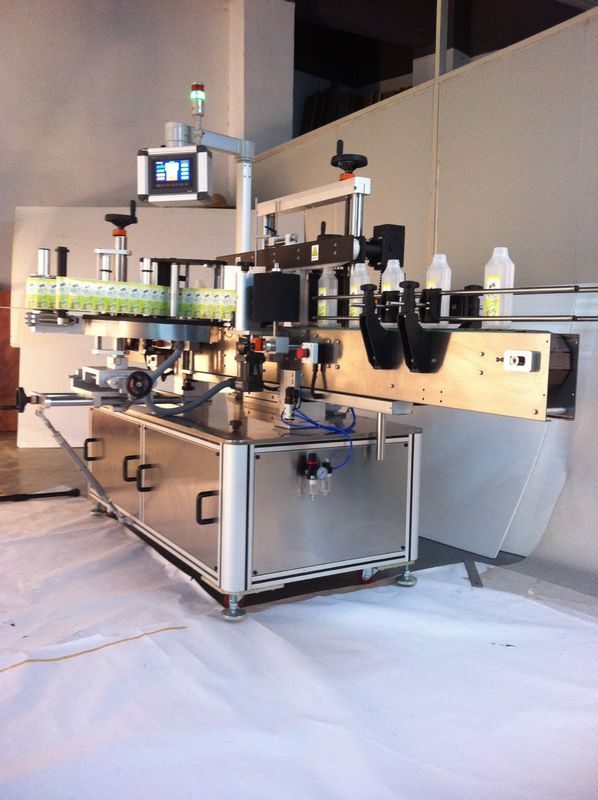 중국 음료 정연한 병 레테르를 붙이는 기계 두 배 편 들어 진 스티커 라벨 붙이는 사람 협력 업체